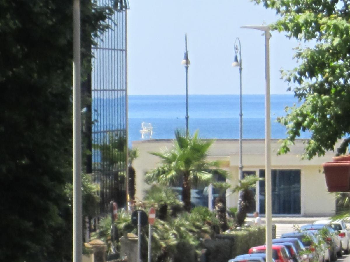 Piuma Celeste A Due Passi Dal Mare E Dal Centro Storico Lido di Ostia Exterior photo